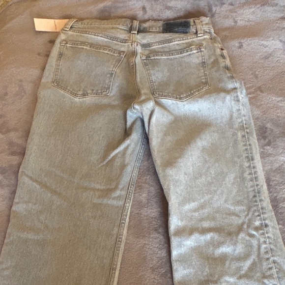 Abercrombie 90’s Relaxed High Rise Jeans (NWT) - Picture 2 of 3